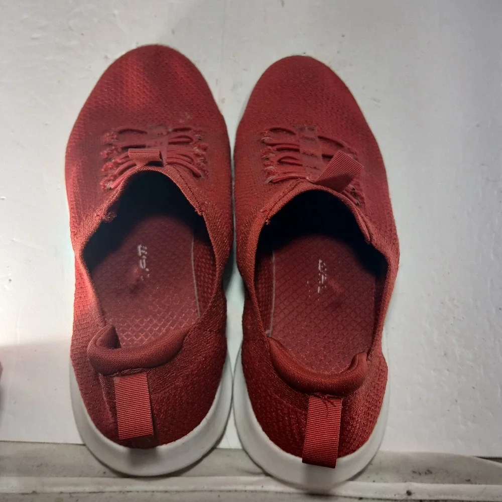 Skechers Ultra Flex Sneakers 6 Red Slip On Bungee Athletic Walking Shoes 12560B